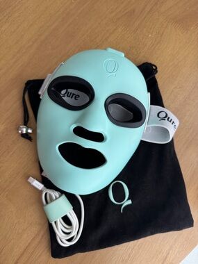 Qure Rejuvalight Pro Facewear LED Facial Skincare Mask - Acne & Aging